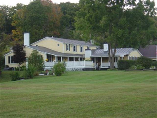 Inn At Clearwater Pond Quechee Exterior photo