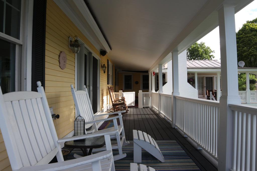 Inn At Clearwater Pond Quechee Exterior photo