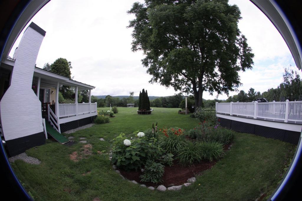 Inn At Clearwater Pond Quechee Exterior photo